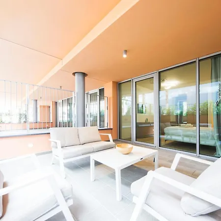 Waterfront Luxury 1br, Free Parking, Ac, Netflix & Wifi By Tilo Lux Apartment Genua