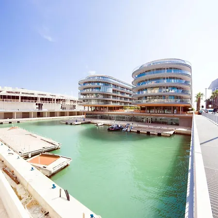 Waterfront Luxury 1br, Free Parking, Ac, Netflix & Wifi By Tilo Lux Apartment Genua