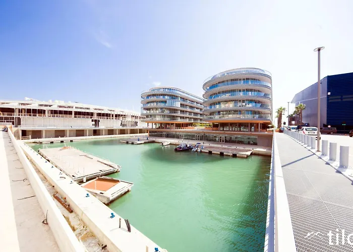 Waterfront Luxury 1br, Free Parking, Ac, Netflix & Wifi By Tilo Lux شقة جنوة
