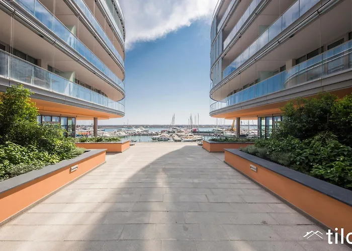 Waterfront Luxury 1br, Free Parking, Ac, Netflix & Wifi By Tilo Lux * جنوة